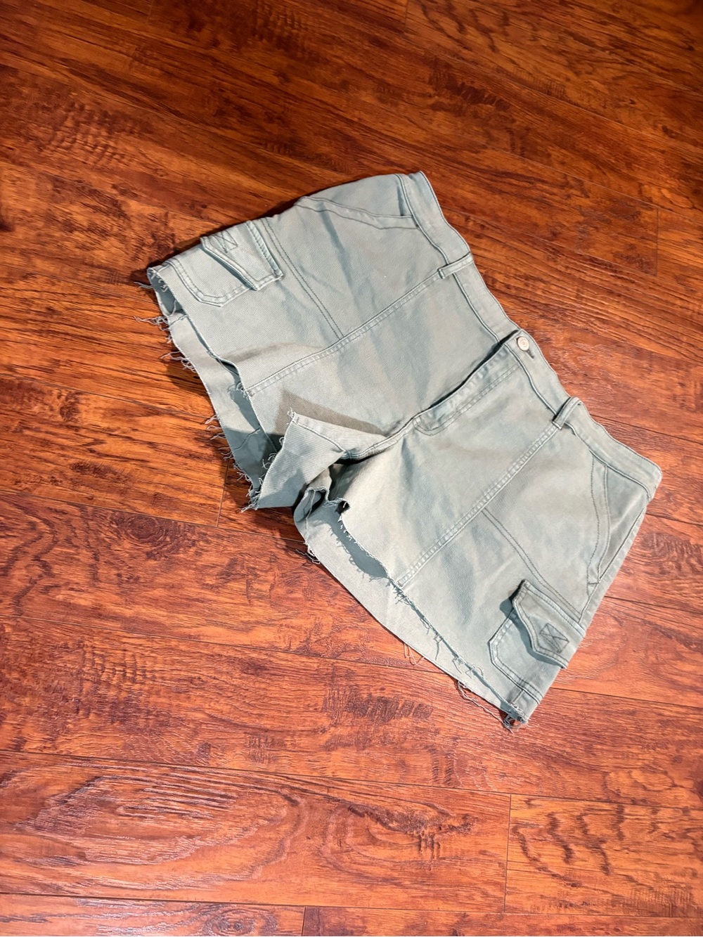 NWT SO women’s size 2X high rise utility midi shorts